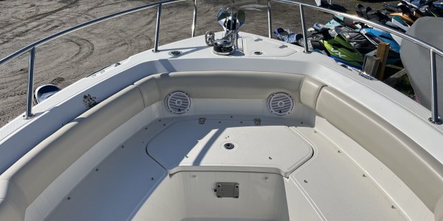 2019 Boston Whaler 230 OUTRAGE / 23OUT