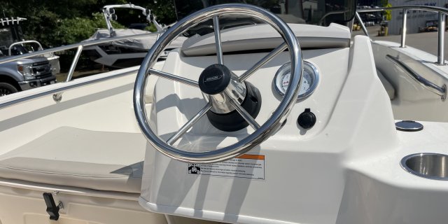 2024 Boston Whaler 160 SUPERSPORT / 16SPT