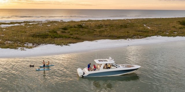 cruising boat