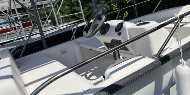 2004 Boston Whaler 130 SPORT