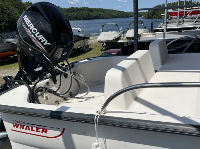 2004 Boston Whaler 130 SPORT